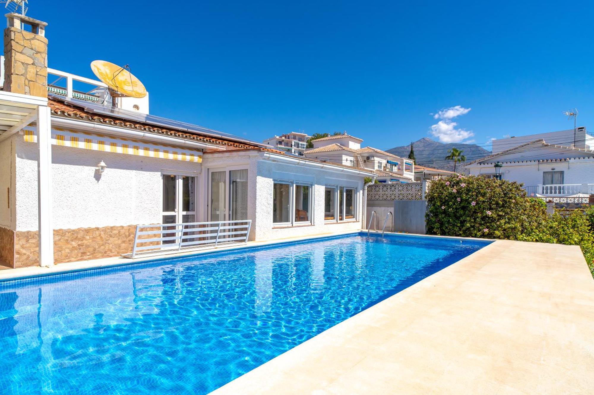 Villa Sevilla Casasol Nerja Kültér fotó